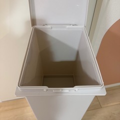ゴミ箱（2段）の画像