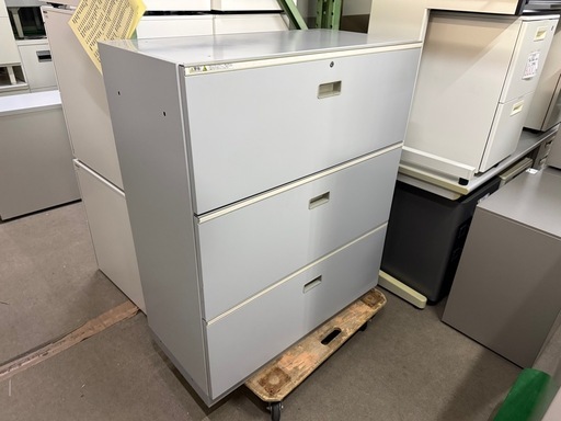 スチール保管庫　ラテラル書庫　　イトーキ　工具箱幅90 奥45 高さ110cm KU-90ITK サカエ 一斗缶・ペール缶兼用保管庫 鍵付き 幅900 高さ1155の 