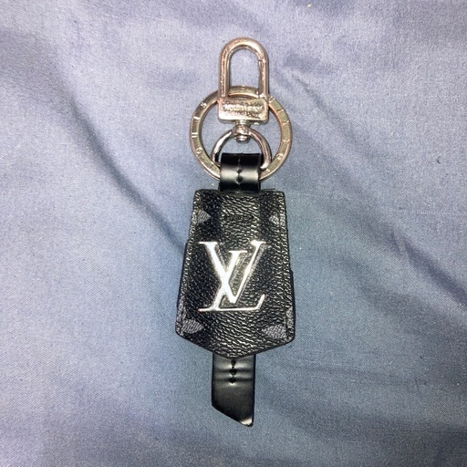  Louis vuitton (ルイヴィトン) ポルトクレ・クロッシュ クレ (型番： M 63620)