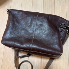 レザー　ショルダーバッグ　ブラウンの画像