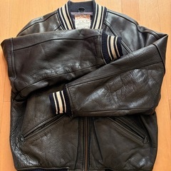アヴィレックス　アーチロゴ　牛革　　スタジアムジャンパー
の画像