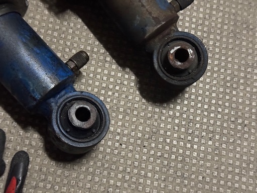ロードスター 車高調 ねじ式