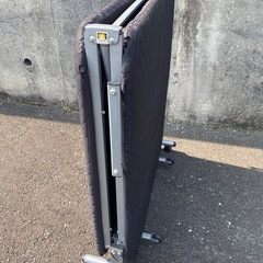 折りたたみベッドの画像