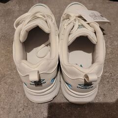 【新品・未使用・タグ付】UMBRO(アンブロ) PARTHE 27.0cm 【韓国正規】の画像