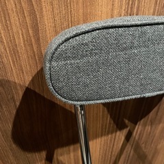 グレー ハイチェア2脚セットの画像