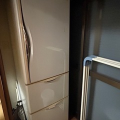 冷蔵庫、電化製品の画像