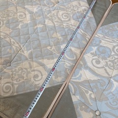 2つ折り電動ベッドの画像