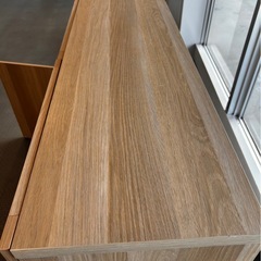 IKEA ガラス扉付き木製棚　木製キャビネット　収納棚　北欧家具の画像