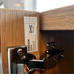 IKEA ガラス扉付き木製棚　木製キャビネット　収納棚　北欧家具の画像