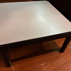 こたつテーブルの画像