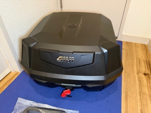 GIVI  リアボックス　モノロック　42L B42N-ADV