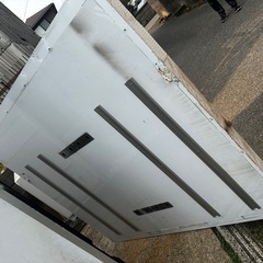 コンテナ アルミ版？ レール の画像