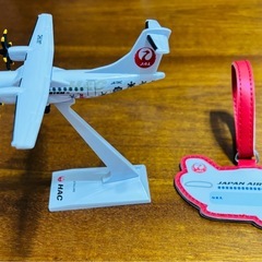 JAL 飛行機模型 Q400 JA11HC キーホルダーセットの画像