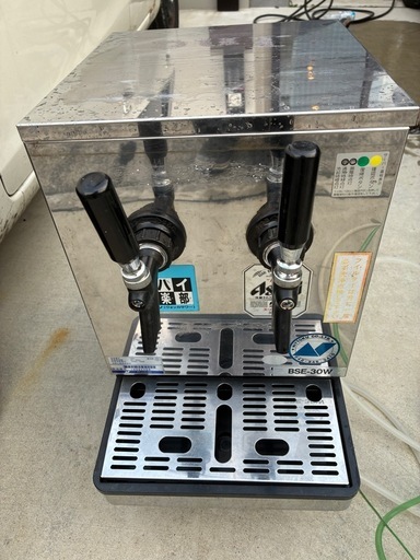 ビールサーバー直ぐにつかえ。