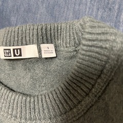 ユニクロプレミアムラムクロップドセーターSの画像