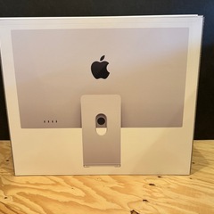 Apple Studio Display - Nano-texture ガラス、傾きと高さを調整できるスタンド 未開封の画像