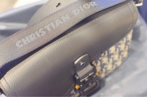Dior Saddle フラップ付き メッセンジャーバッグ スモール