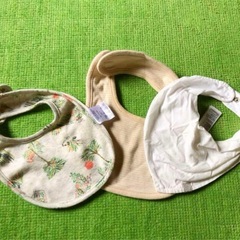 スタイ３枚　ガーゼ２枚　ミニタオル１枚　ミトン１個　セットの画像