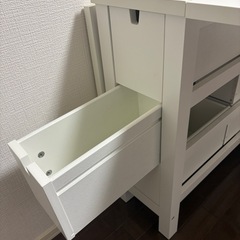 【お譲り先決まりました】ダイニングテーブルとチェアの画像