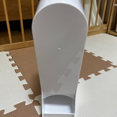 水筒が縦にしまえるボトルスタンド　ニトリ　ホワイトの画像