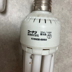 照明器具　人感センサー付き電球形蛍光灯の画像