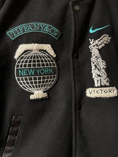 Tiffany & Co. Nike スタジャン Lサイズ
