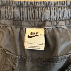 Nike カーゴパンツ　Mサイズ　ブラックの画像