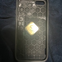 Apple iPhone 7 ブラック 本体 iFaceケース付きの画像