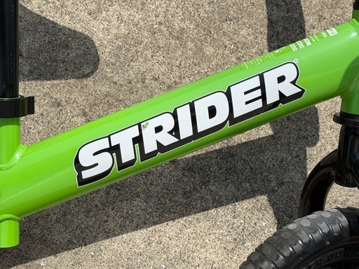 ストライダー スポーツモデル グリーン ヘルメット・ケース付き