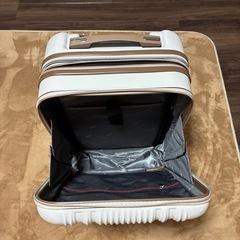 スーツケース
の画像