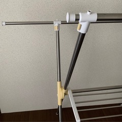 室内物干しラック 洗濯物干しラック X型の画像
