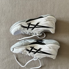 【ほぼ新品】asics バレーボールシューズ ホワイトの画像