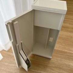 トイレ収納の画像