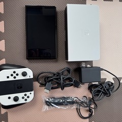 【美品】NINTENDO SWITCH 有機EL、プロコン付きの画像
