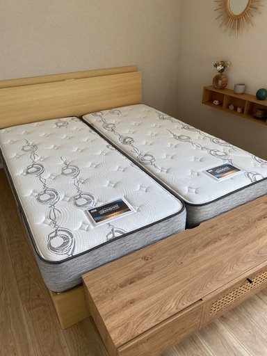 シモンズ　マットレス　セミシングル　2台あり