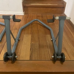 中古品　ASTRO製品メンテナンススタンドの画像