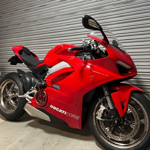 Ducati パニガーレV4 走行距離915km【カスタム総額100万以上】