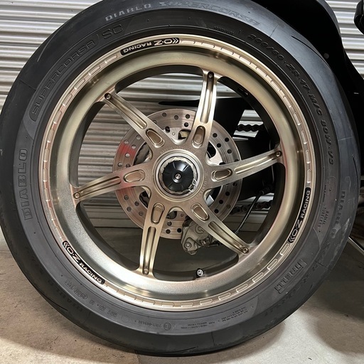 Ducati パニガーレV4 走行距離915km【カスタム総額100万以上】