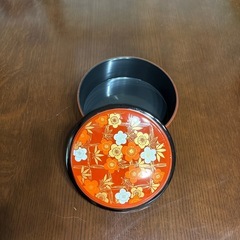 ちらし寿司等の重箱の画像