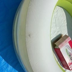 広々プールの画像