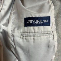 スーツ　夏用　アイボリーの画像