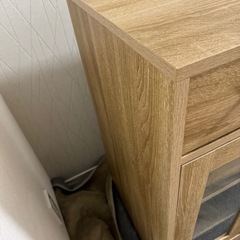 食器棚　レンジ台　キッチンキャビネット キッチン収納  電子レンジ対応 ミニ食器棚 収納 引き出し 扉付き スライドレール ロータイプ レンジボード の画像