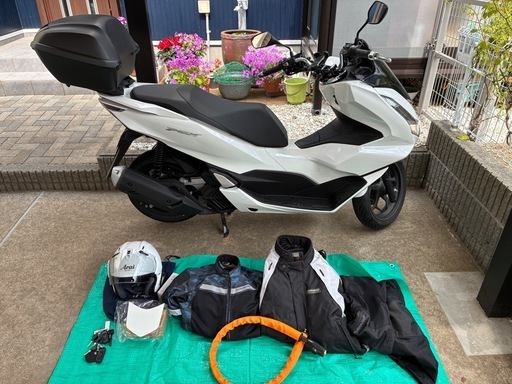 【低走行955km】ホンダPCX 美車 フル装備セット 自賠責保険2年Araiヘルメット付 すぐ乗れます！