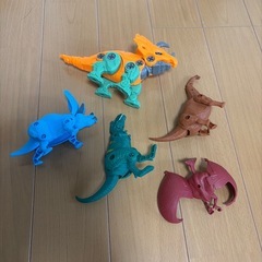 男の子が喜ぶたまごザウルスたちの画像