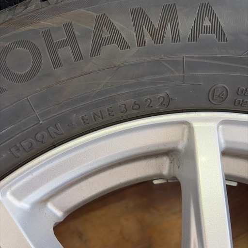 バリ溝　195/65r15 スタッドレス　ヨコハマ　アイスガードig60 22年製  ノア　ヴォクシー　エスクウァイア