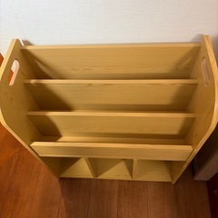 子供部屋絵本入れの画像