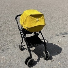 コンビ　ベビーカーの画像