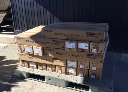A-517△ v 岐阜発/ 未使用品/ ECOHILUX/ 直管LEDランプ/ スリムタイプ/ 32形/ 20本入り/ 32ケースまとめて/ 照明器具/ R8.1/21 △