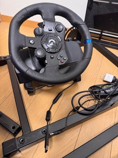 Logicool ステアリングホイール＆ペダル」の同梱物 「Logicool G29 Driving Forceステアリングホイール＆