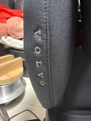 VOLVO 純正ジュニアシート ボルボ